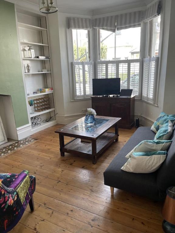 Beautiful Ground Floor Garden Flat Daire Londra Dış mekan fotoğraf